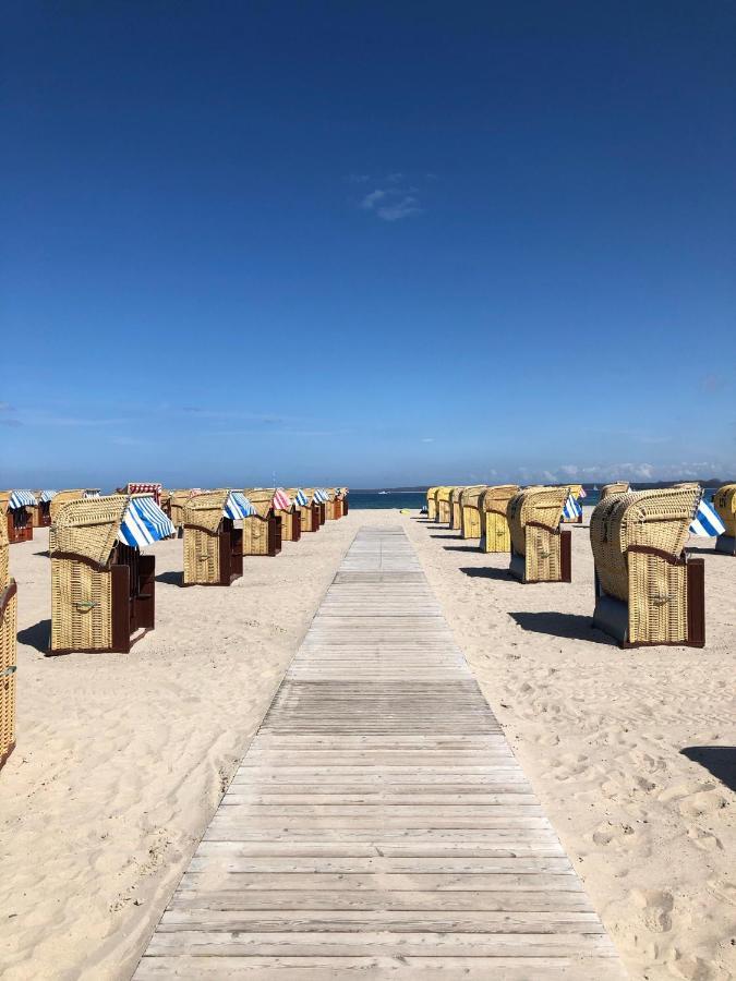 Apartment mit Balkon direkt am Strand Lübeck Exterior foto